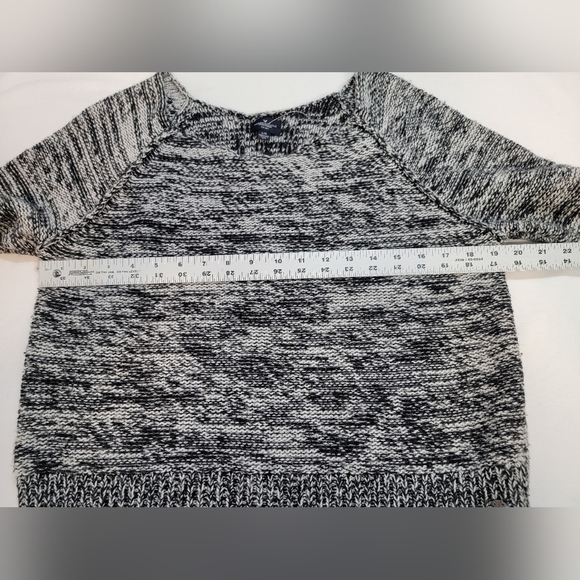 AMERICAN EAGLE WOMAN'S SIZE LARGE Long Sleeve Marled Knit Scooped Knit Sweater - Picture 9 of 9